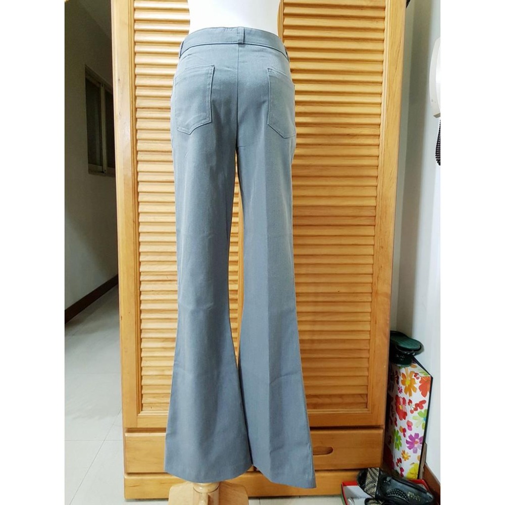 °☆ 珮齊精品舖 ☆° 灰色喇叭長褲-細節圖3