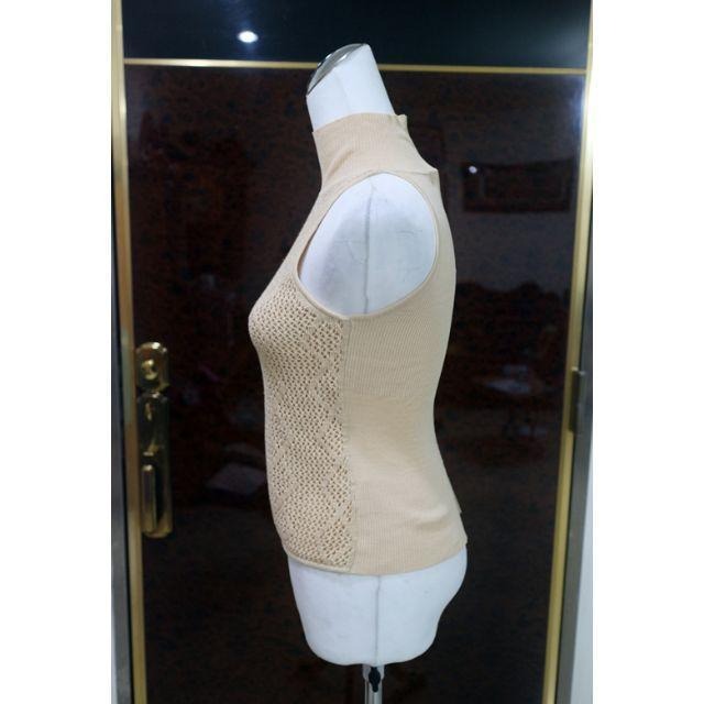 °☆ 珮齊精品舖 ☆° IN TOO 駝色立領削肩背心-細節圖2