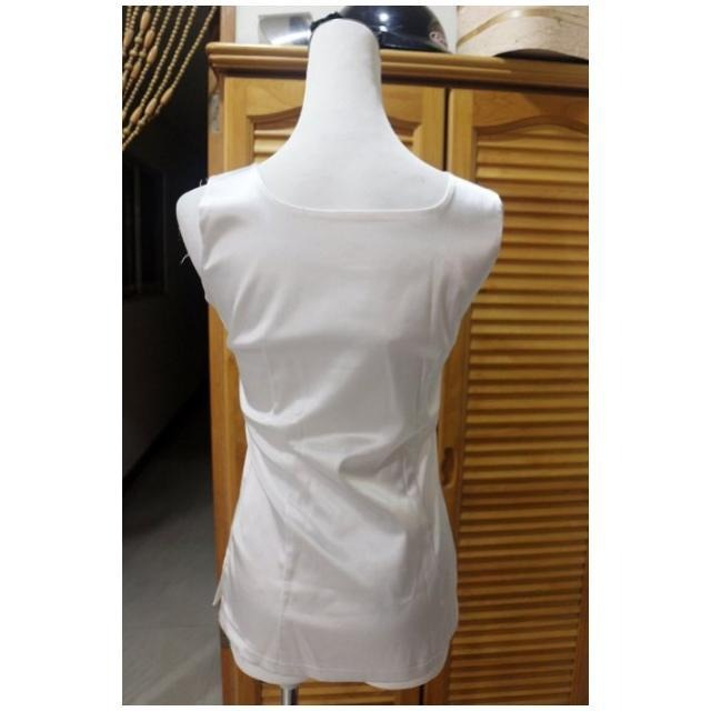°☆ 珮齊精品舖 ☆° 白色緞布背心-細節圖3