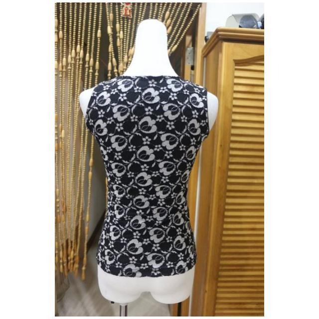 °☆ 珮齊精品舖 ☆° 黑色蕾絲花紋背心-細節圖3