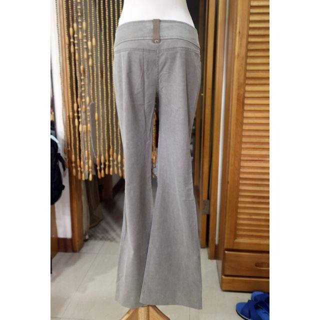 °☆ 珮齊精品舖 ☆° YUZU 灰色抓皺喇叭褲-細節圖3