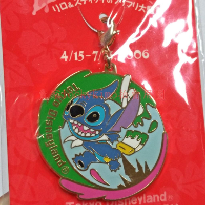【星際寶貝 尋找 史迪奇 金屬 吊飾】東京 迪士尼 度假區 徽章 掛飾 浮雕 23rd 紀念 Find Stitch