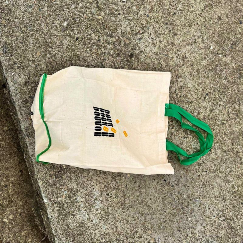 咖啡品牌購物提袋 環保袋 可收納環保袋 米黃色有胚布的點點很正常 購物袋 隨身購物袋 拉鍊收納 手提袋