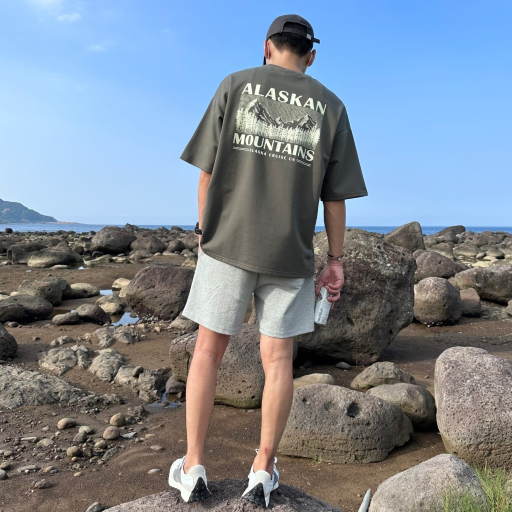 ✨2023新款✨韓國 阿拉斯加山脈造型 短T 夏季新款 潮流 山景 寬鬆落肩 男女不拘 情侶款 短袖上衣-細節圖2