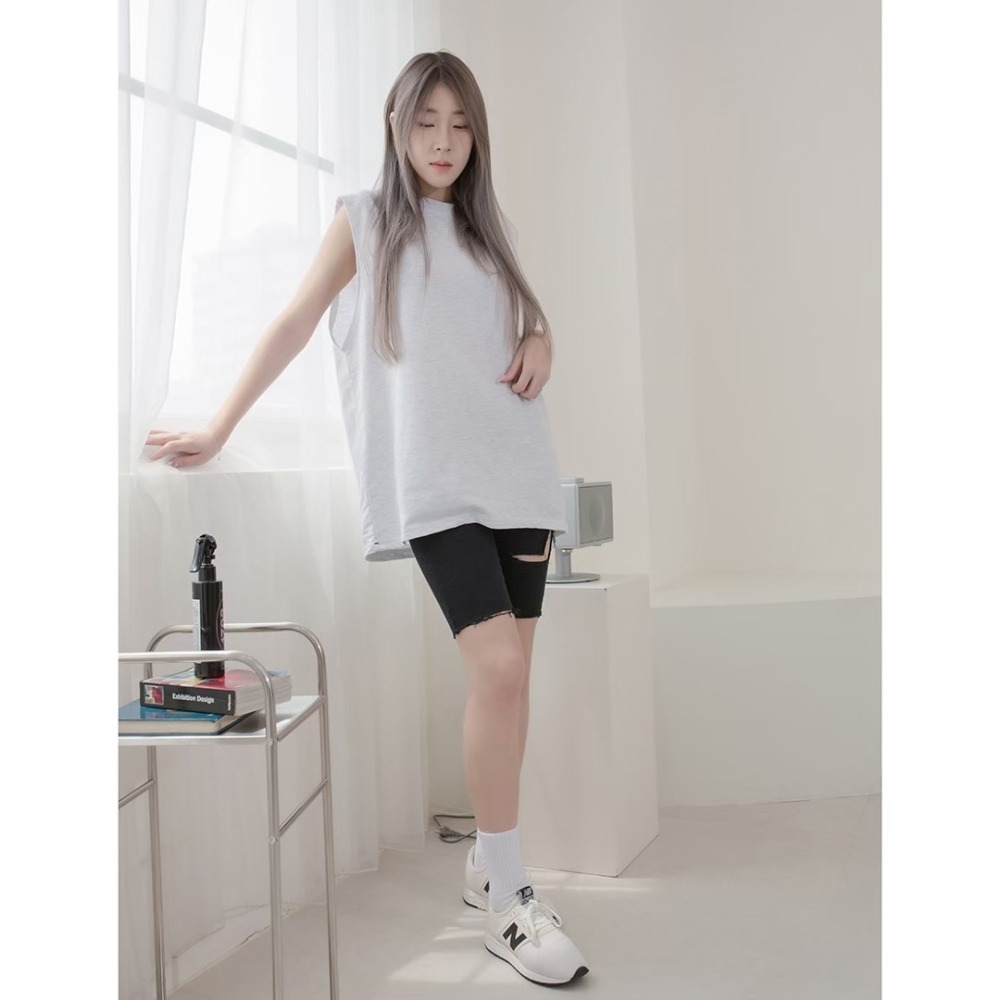 ✨2023新款✨韓國 素面寬肩背心側點綴 無袖上衣 男女不拘 情侶款 春夏新款 素面背心 九色 百搭款-細節圖8