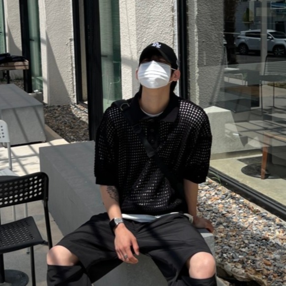 ✨2023新款✨韓國 簍空洞洞針織 短T POLO衫 嘻哈 潮流風 男女不拘 針織衣 透氣 網格衫 透視感-細節圖5