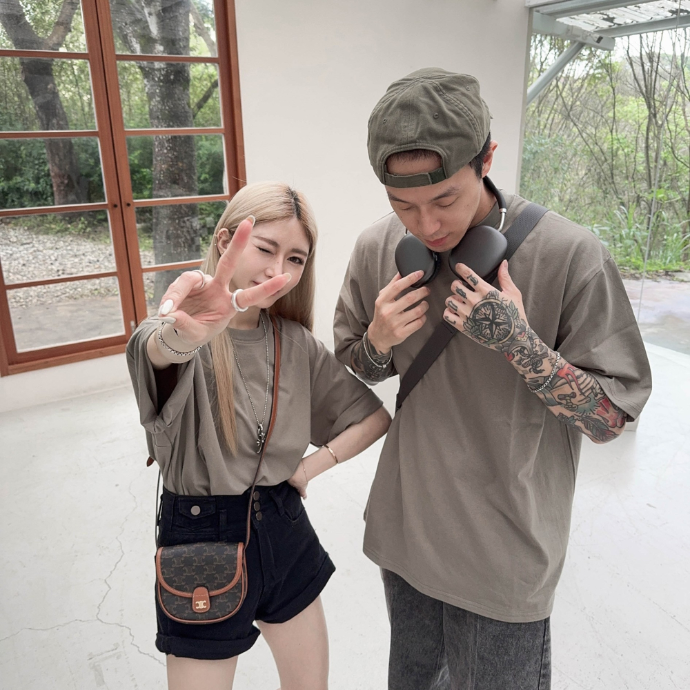 ✨2024新款✨硬挺素面百搭 短T 重磅16支純棉 男女不拘 素色 短袖上衣 情侶款 百搭 春夏新款-細節圖7