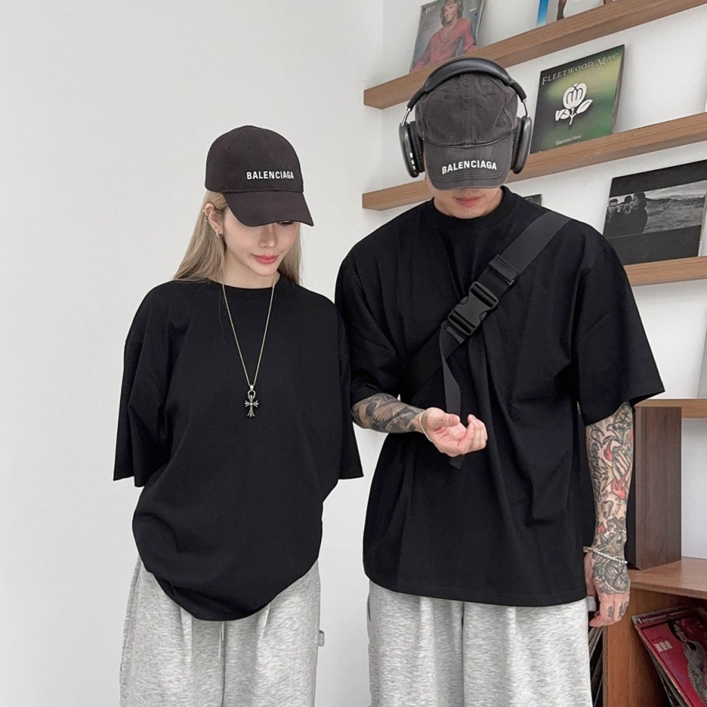 ✨2024新款✨硬挺素面百搭 短T 重磅16支純棉 男女不拘 素色 短袖上衣 情侶款 百搭 春夏新款-細節圖8