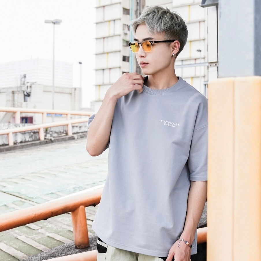 ✨2024新款✨日文 JP小男孩 短T 短袖上衣 細絨布 情侶款 春夏新款 男女不拘 情侶T 短袖-細節圖3