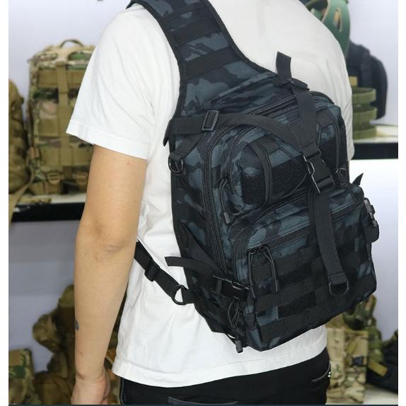 【新奇寶貝屋】Molle戰術單肩斜背包 側背包 斜挎包 多功能戶外戰術包(黑、卡其色、CP、ACU、蟒紋黑、夜駝色 )-細節圖2