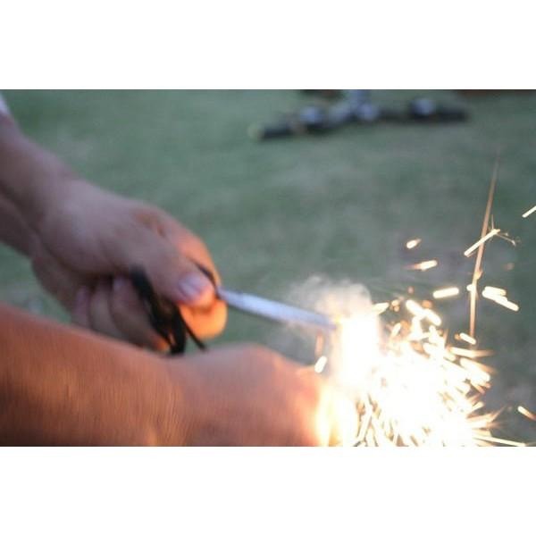 【新奇寶貝屋】鎂棒 打火棒 打火石 取火器 防水防潮 禮盒套裝(含打火石、求生哨、刮片)-細節圖6