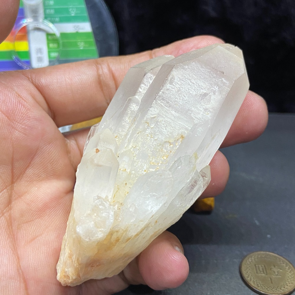 晶簇-白晶簇重136.8g(附實木底座）-細節圖3