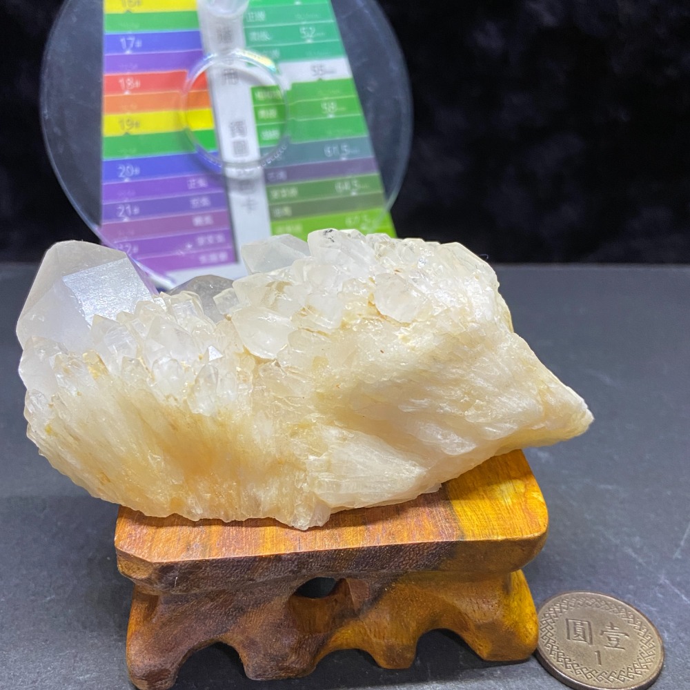 晶簇-白晶簇151.7g(附實木底座）-細節圖2