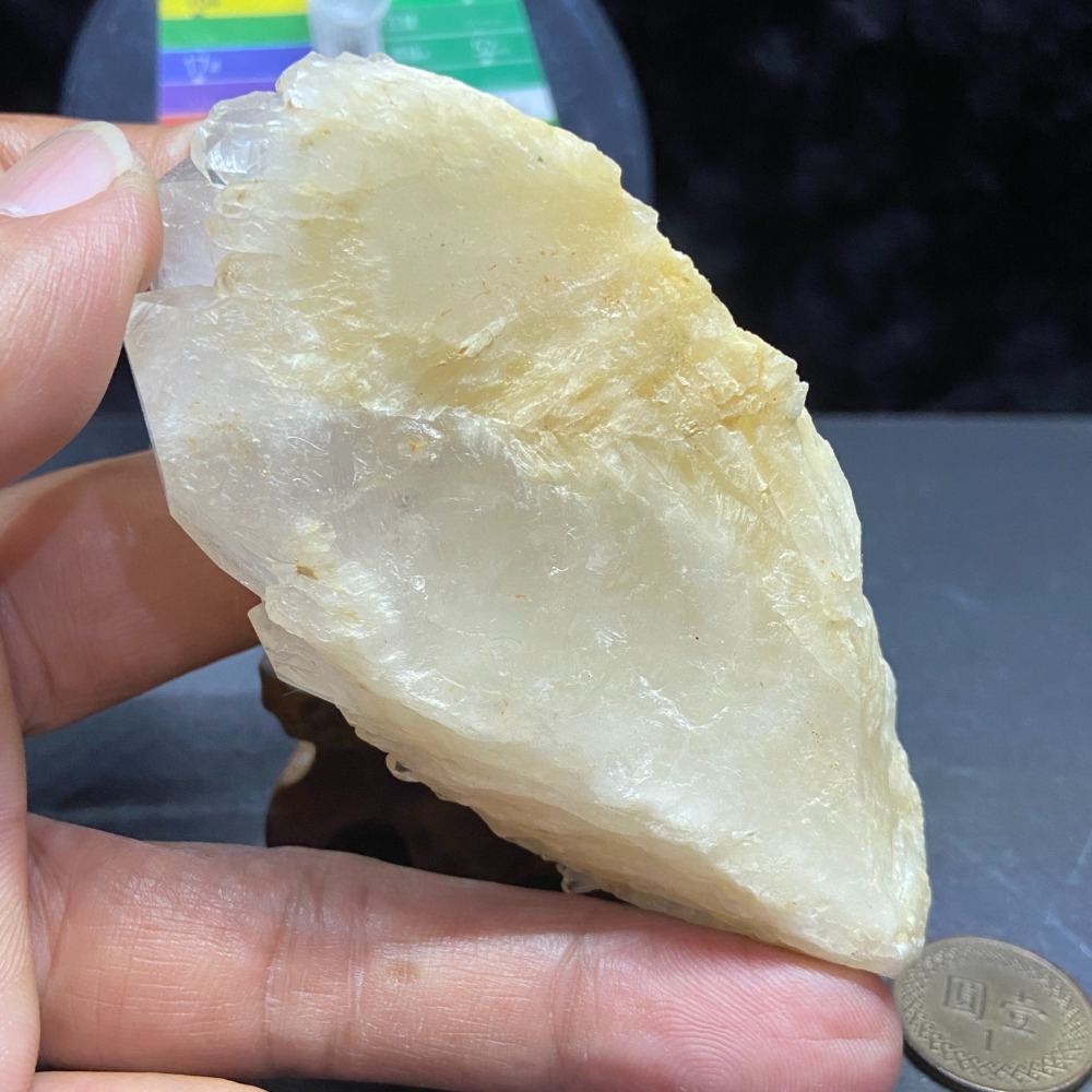 晶簇-白晶簇151.7g(附實木底座）-細節圖4