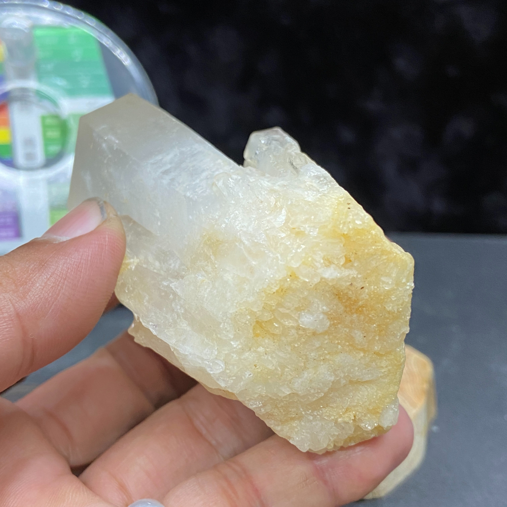 晶簇-白水晶簇重179.9g(附實木底座）-細節圖3