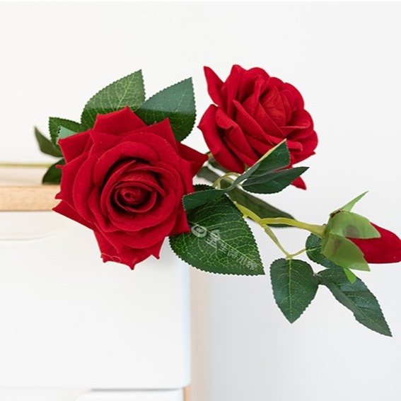 仿真玫瑰花 玫瑰花 拍照道具 仿真花 三頭玫瑰花 絨布玫瑰花 婚禮佈置 拍攝道具 擺飾 裝飾 佈置 台灣現貨 日皇-細節圖6