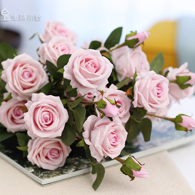 仿真玫瑰花 玫瑰花 拍照道具 仿真花 三頭玫瑰花 絨布玫瑰花 婚禮佈置 拍攝道具 擺飾 裝飾 佈置 台灣現貨 日皇-細節圖10