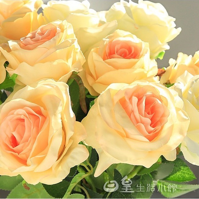 仿真玫瑰花 拍照道具 玫瑰花 絨布玫瑰花 仿真花 婚禮佈置 拍攝道具 擺飾 裝飾 化妝品飾品拍照道具 日皇-細節圖6