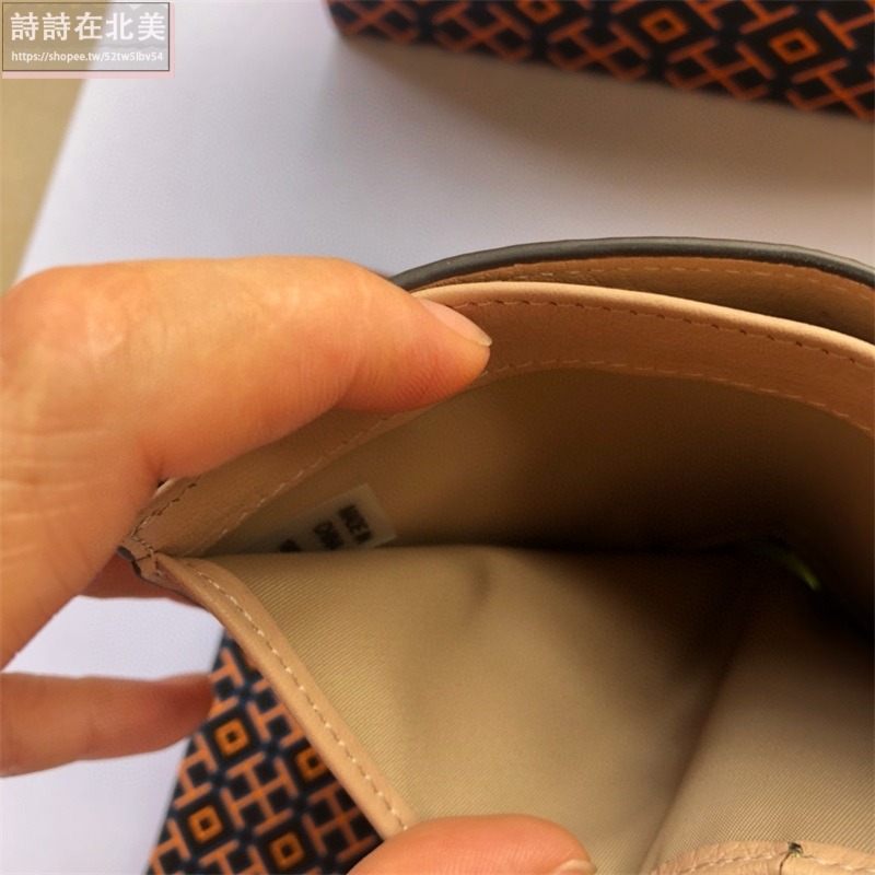 詩詩精品 Tory Burch 皮夾 短夾 雙折卡夾 荔枝紋真皮短夾 手拿包 卡夾零錢包 短夾 證件夾 名片夾 卡片夾-細節圖11