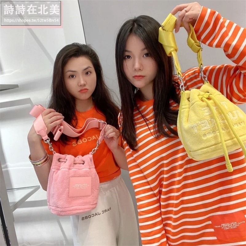詩詩精品店 Marc Jacobs 包包 托特包 水桶包 單肩包 珊瑚絨手提包 抽繩包 肩背包 斜挎包 手腕包 側背包-細節圖9