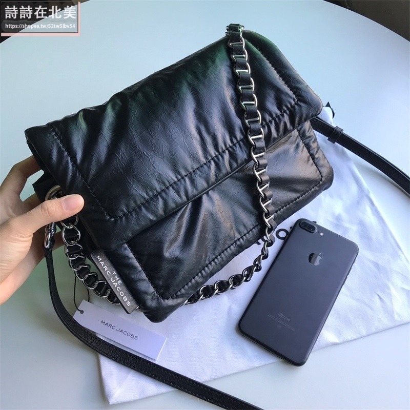 詩詩精品店 Marc Jacobs 枕頭包 鏈條包 單肩包 側背包 斜挎包 西班牙羊皮肩背包 斜背包 腋下包 鏈條包-細節圖4