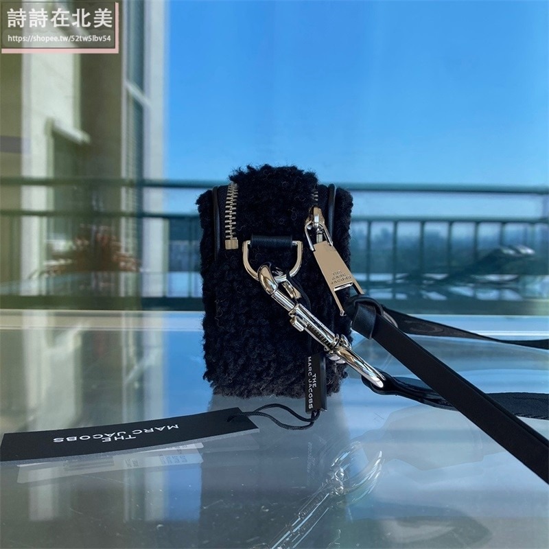 詩詩精品店 Marc Jacobs 包包 相機包 小方包 羊毛肩背包 斜背包 斜挎包 雙拉鏈側背包 手拿包 側包-細節圖5