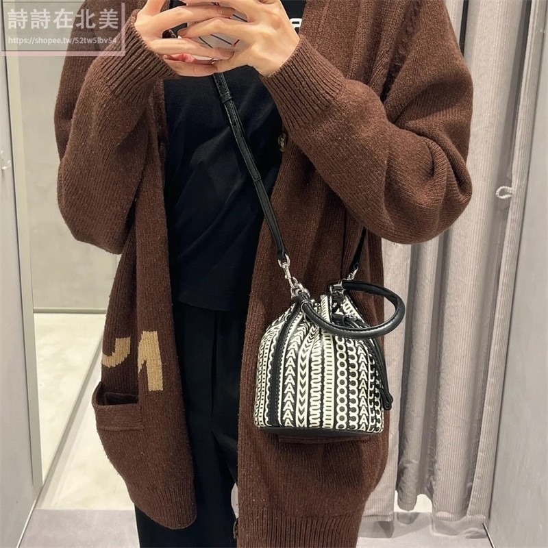 詩詩精品店 Marc Jacobs 包包 鏈條包 側背包 斜挎包 托特包 手提包 翻蓋包 水桶包 相機包 斜背包-細節圖3