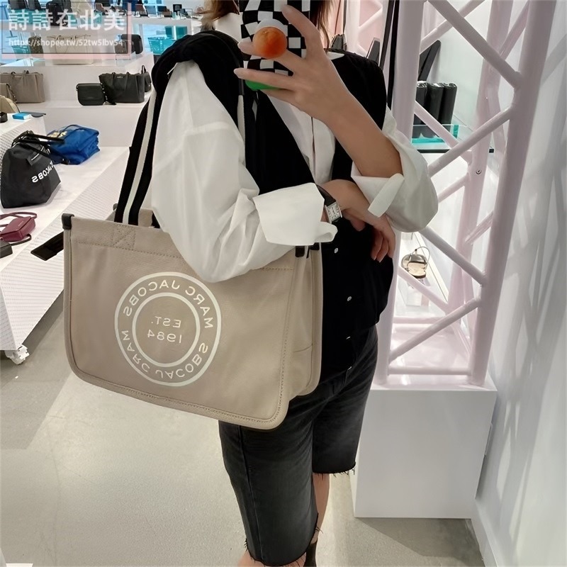 詩詩精品店 Marc Jacobs 包包 托特包 帆布包 手提包 帆布購物袋 側背包 帆布托特包 肩背包 手腕包 單肩包-細節圖3