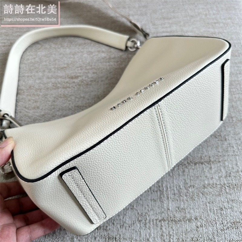 詩詩精品店 Marc Jacobs 包包 腋下包 手提包 斜背包 單肩包 荔枝紋真皮側背包 半月包 大容量肩背包 斜挎包-細節圖6