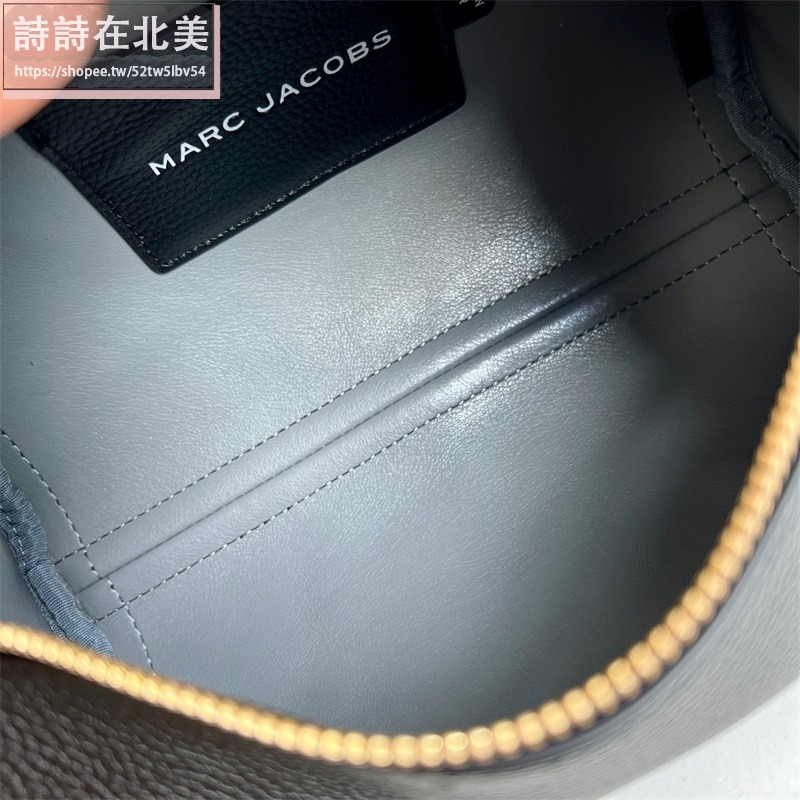 詩詩精品 Marc Jacobs 包包 手提包 托特包 郵差包 斜挎包 枕頭包 斜背包 相機包 單肩包 荔枝紋牛皮側背包-細節圖9