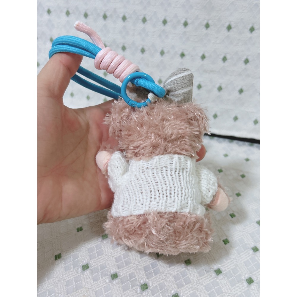 迪士尼雪莉玫 吊飾 掛件 毛衣款-細節圖3