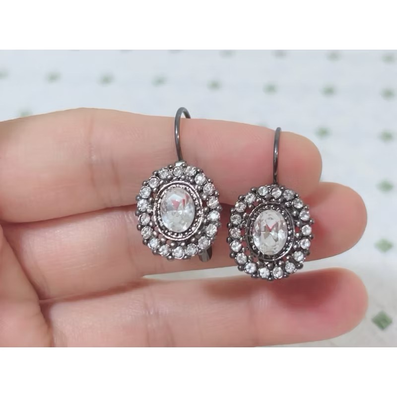 Claire’s 黑色滿鑽耳勾-細節圖2