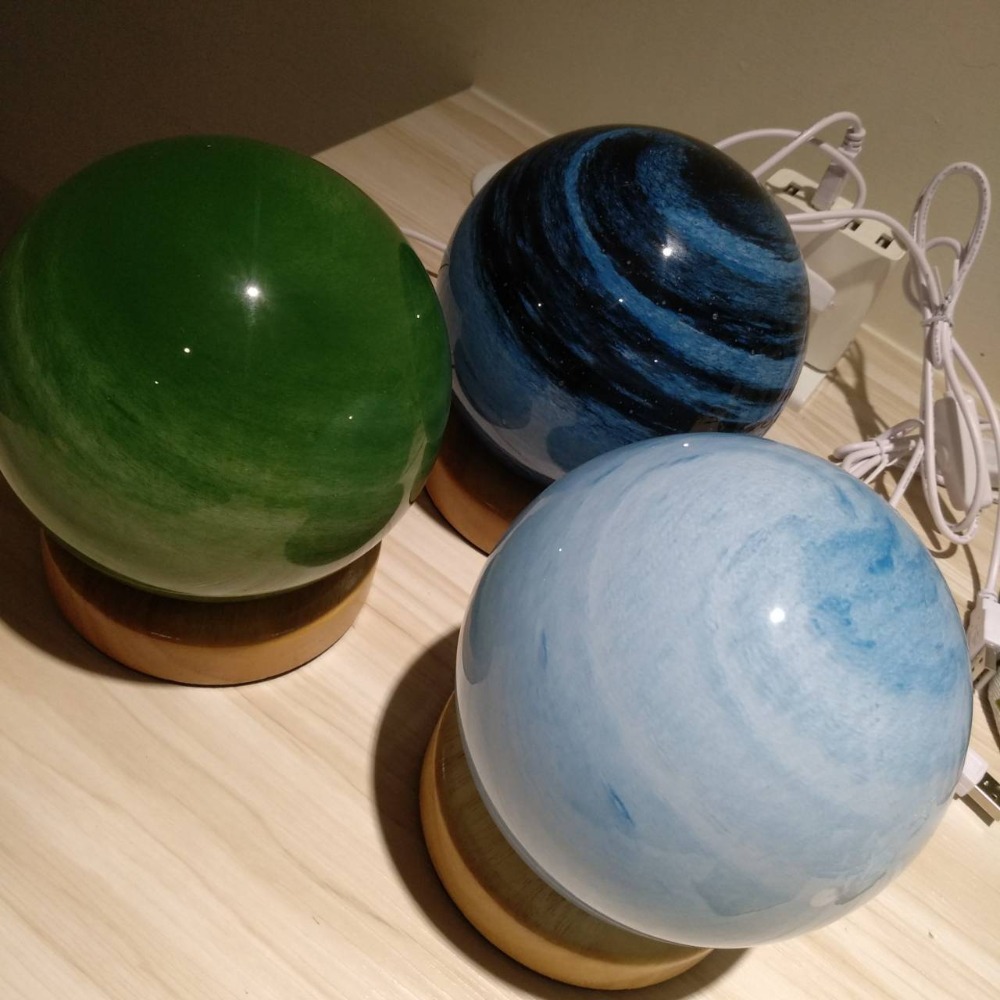 【現貨】浪漫星球小夜燈 遙控款 星球燈 禮物 宇宙 實木夜燈 床頭燈 檯燈 禮物 情人節 星空-細節圖3