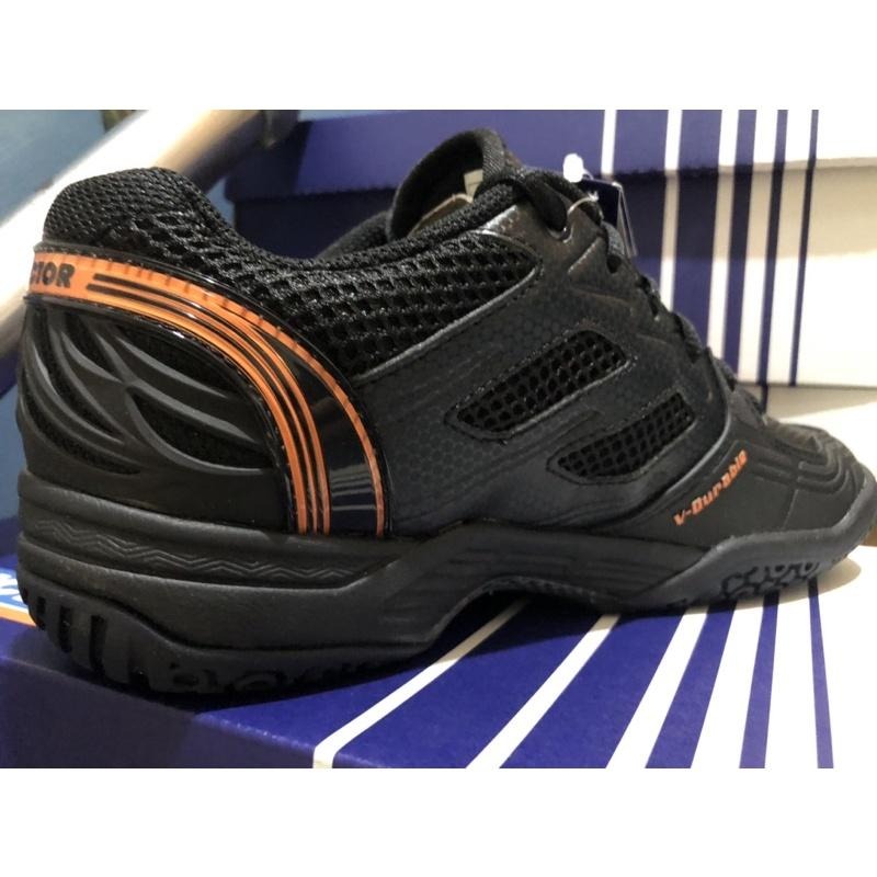 24.5 25 限時下殺 (羽球世家) 勝利 高階選手 羽球鞋 SHA-920 黑色 超細纖維合成皮 碳纖穩定片-細節圖3