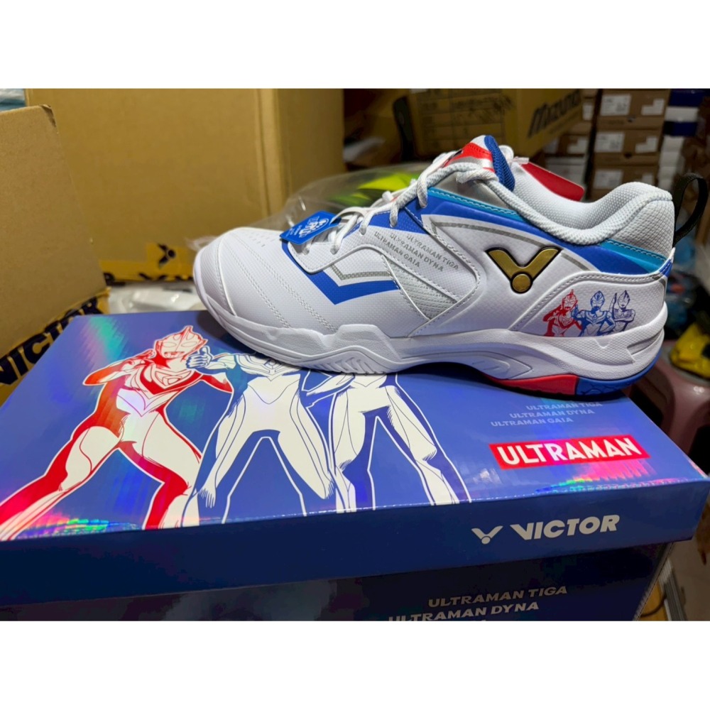 限量款!! 鹹蛋超人（羽球世家）勝利 P-UTM A 亮白 羽球鞋 奧特曼 聯名款 超人力霸王 羽球鞋 VICTOR-細節圖4