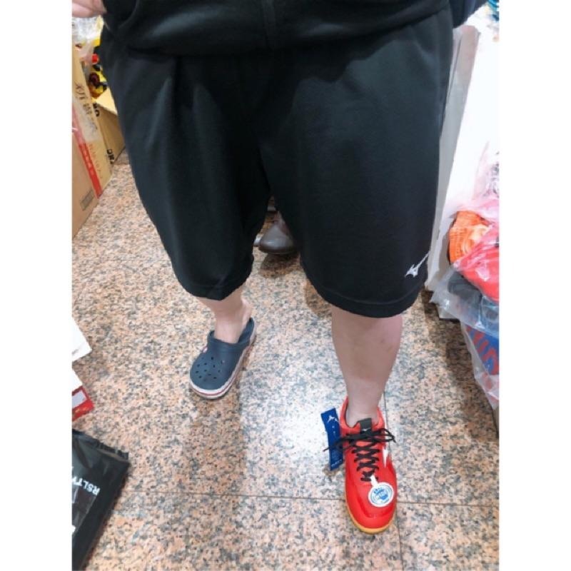 （羽球世家）美津濃Mizuno 羽球褲 運動褲 中長及膝褲 網狀透氣 V2TB2A1709 排球褲 長版 黑色針織短褲-細節圖4