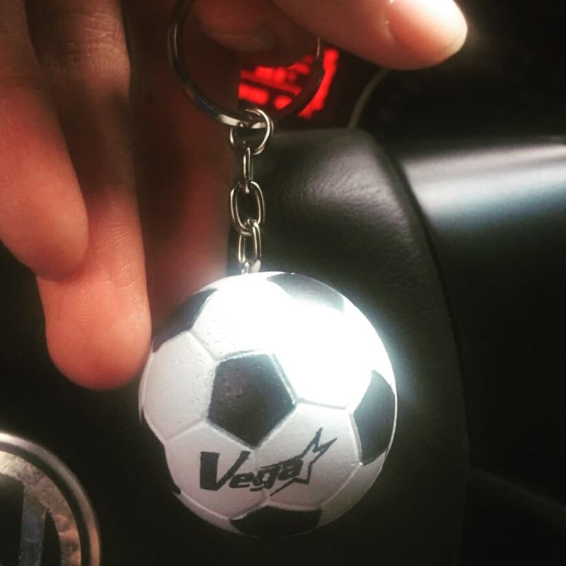 (羽球世家) VEGA元吉 足球禮品 紀念品小物  軟橡膠  吊飾 鑰匙圈 手機吊飾 迷你足球 鑰匙圈-細節圖2