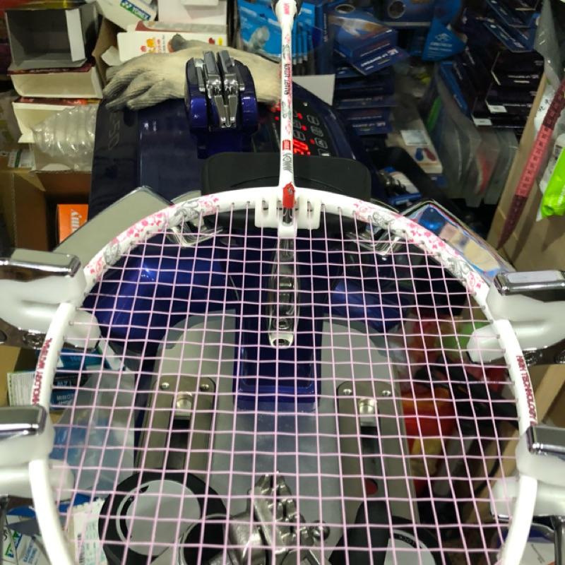 （羽球世家）摩亞 超輕櫻花 🌸 SMART ACTION 羽球拍 MMOA女生初學拍 白粉 全新含穿線-細節圖2