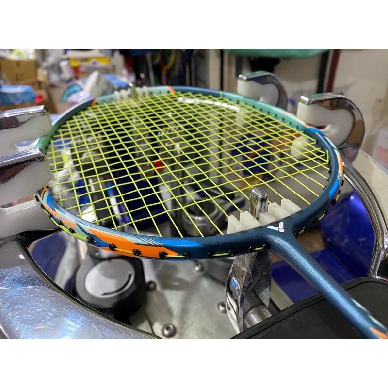 超值拍 (羽球世家）勝利羽球拍 突擊TK-HMR M 耐高磅 耐操款 Victor 球拍 4U/5U 含穿線 HMR-細節圖3