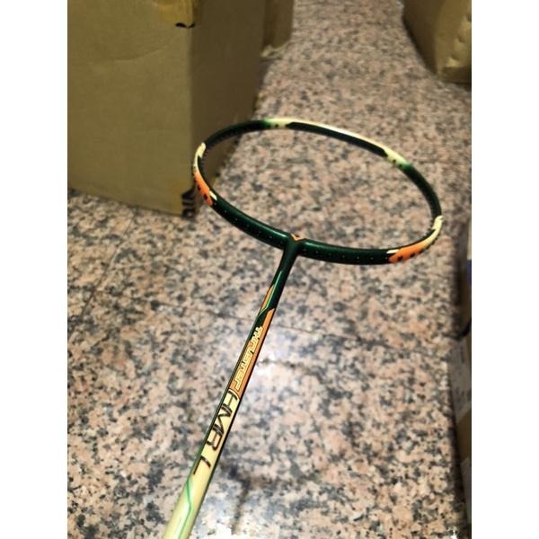 (羽球世家）勝利極輕 6U羽球拍 突擊TK-HMR L 輕如鴻毛 Victor 超輕球拍 含穿線 HMR L-細節圖4