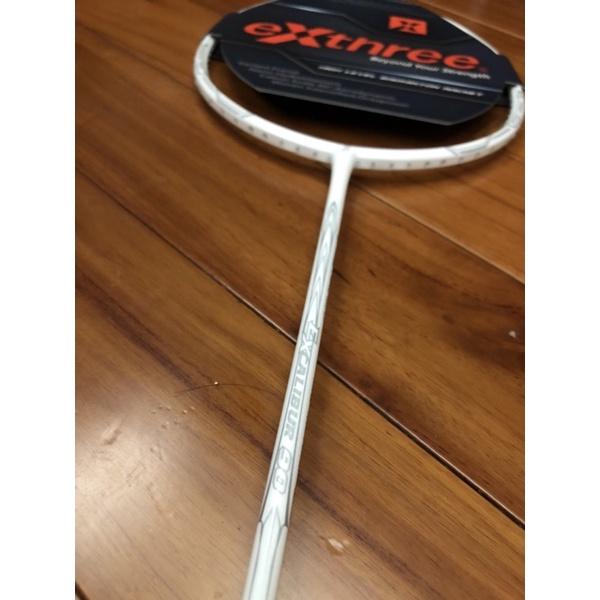 ◇ 羽球世家◇ 超力 羽球拍 Exthree 4U白拍 王者之劍 EXCALIBUR 90  大黃蜂升級破風框  臺灣製-細節圖4