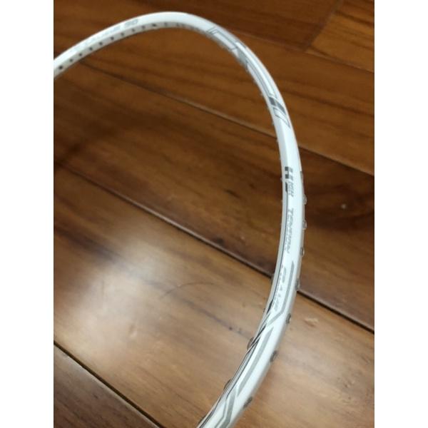 ◇ 羽球世家◇ 超力 羽球拍 Exthree 4U白拍 王者之劍 EXCALIBUR 90  大黃蜂升級破風框  臺灣製-細節圖6
