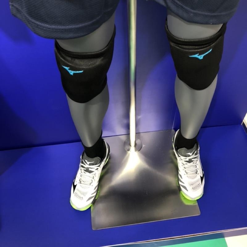 (羽球世家）美津濃 MIZUNO 排球護膝 成人護膝V2TYB800 加厚 運動防撞護膝 新款 跳舞護膝-細節圖3