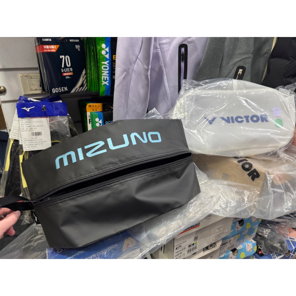 (羽球世家) 美津濃 MIZUNO 防水袋 33TM3116 可當羽球鞋袋 防水布料  手提防水鞋包 泳衣袋 長32cm-細節圖7