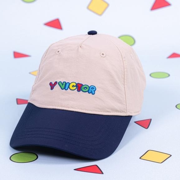 (羽球世家) 勝利 棒球帽 VICTOR X 蠟筆小新聯名 運動帽 VC-411CS K 卡其色-細節圖2