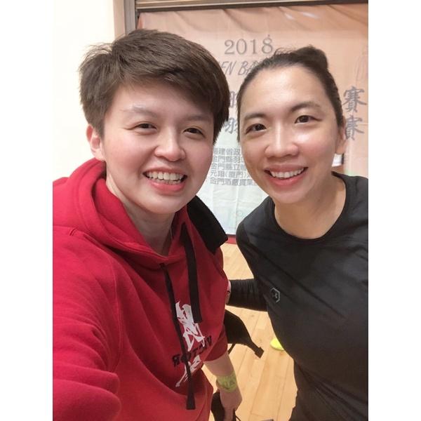 (羽球世家) 勝利 連帽針織長袖 T-15106 VICTOR 羽球帽T 帽踢 3色 《保暖款》 熱銷商品-細節圖2