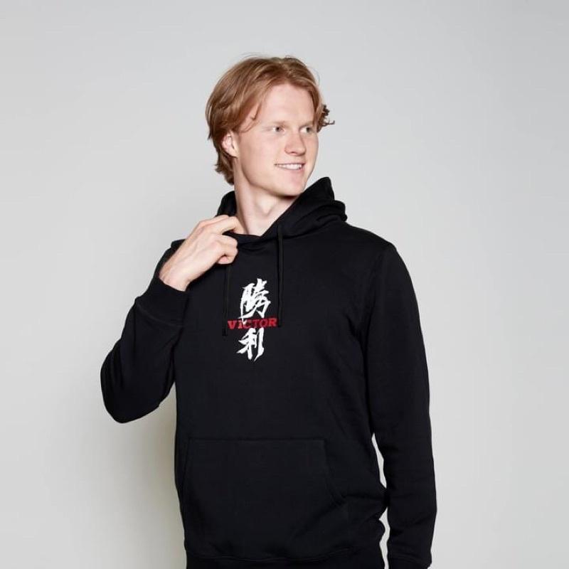 (羽球世家) 勝利 連帽針織長袖 T-15106 VICTOR 羽球帽T 帽踢 3色 《保暖款》 熱銷商品-細節圖4