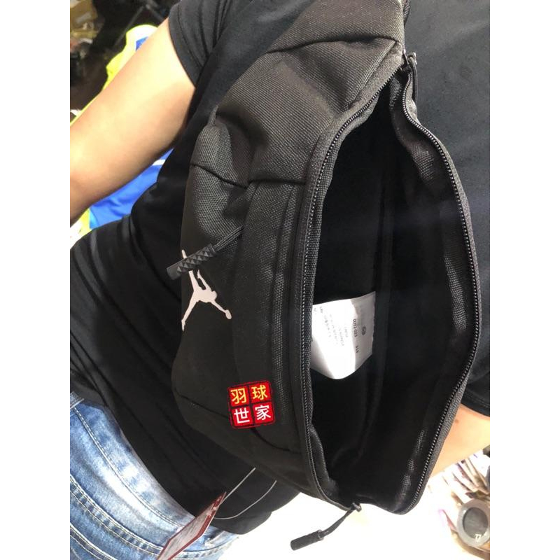 (羽球世家）公司貨 喬丹 jordan 隨身腰包 旅行包 旅行袋 後背包 背包 肩背 側背包 運動包 黑色 休閒百搭-細節圖4
