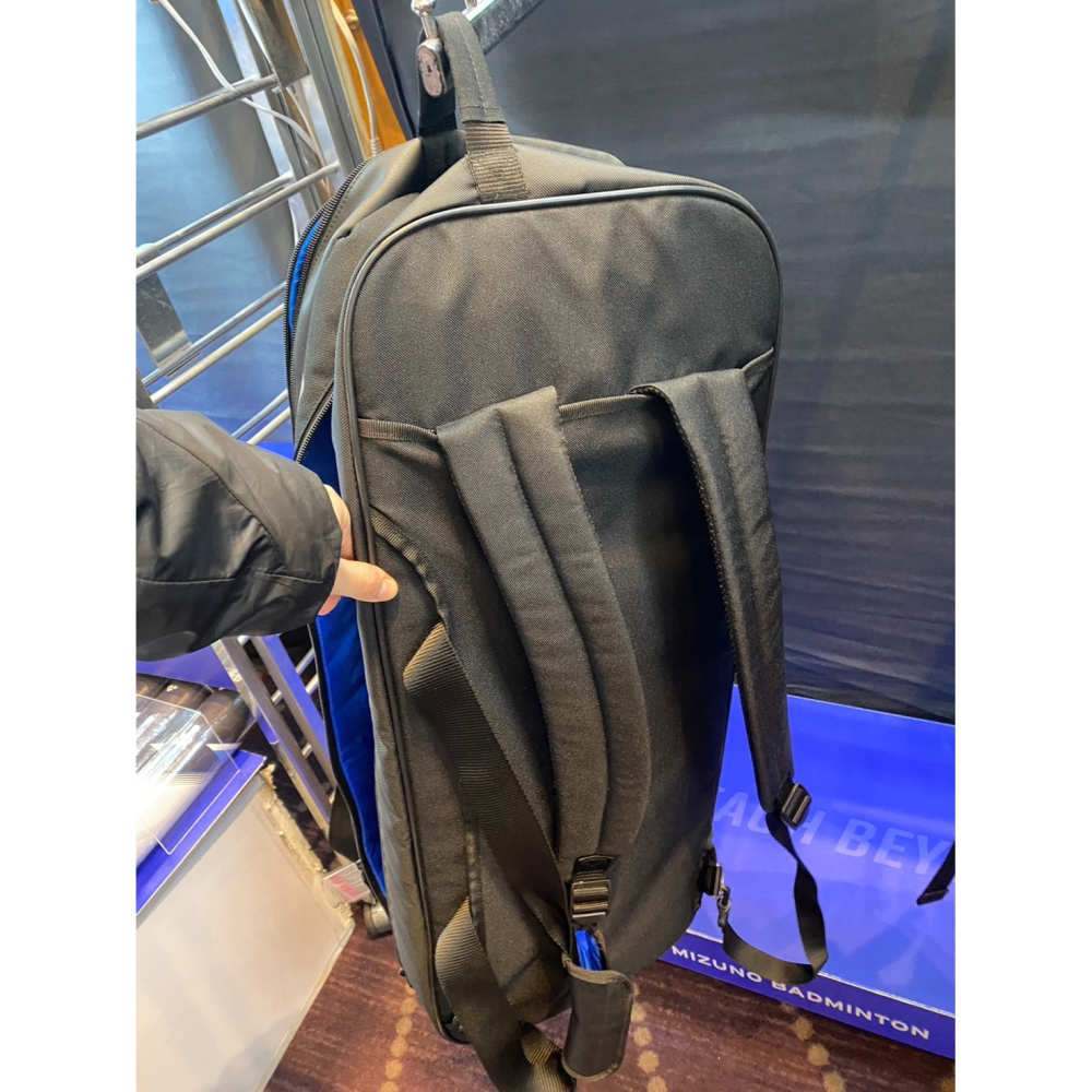 ◇ 羽球世家◇【拍袋】Mizuno美津濃 羽球矩形 2way設計背帶可收納(側肩、背) 鋼琴包 (6支入裝) 光澤黑-細節圖4