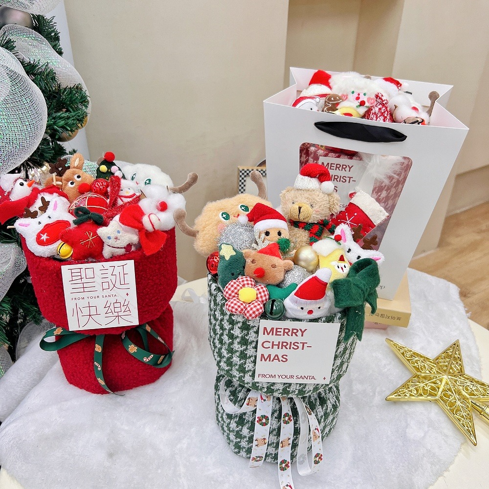 【台灣現貨】聖誕小香風花束 小熊花束 玩偶花束 成品(聖誕禮物 發光禮物 交換禮物 畢業 尾牙 春酒抽獎)-細節圖2